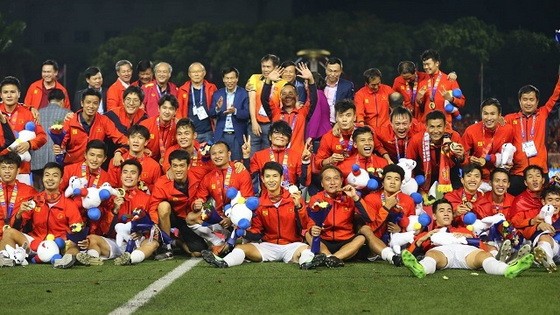 男足隊在第三十屆東運會上奪得歷史性金牌。（圖源：互聯網）