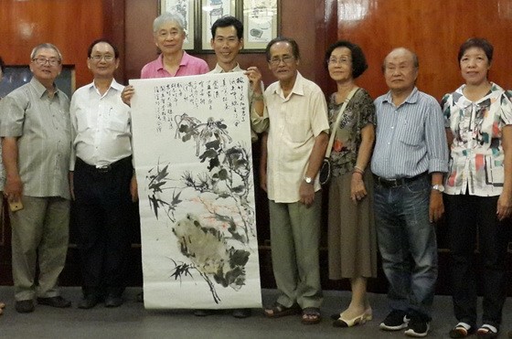 黃獻平（左一）、張漢明（左二）、李松年（右四）、張路（右二） 畫家與中國畫家交流。