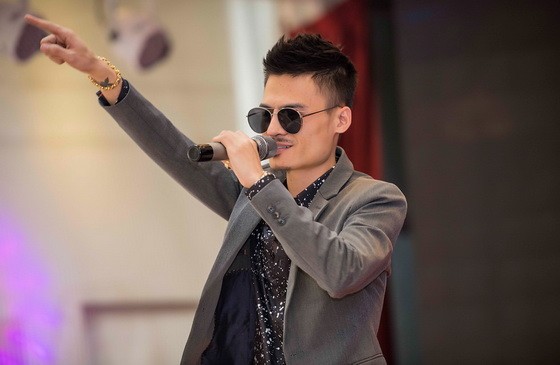 在歌手 身上 賺錢 文化藝術 華文西貢解放日報