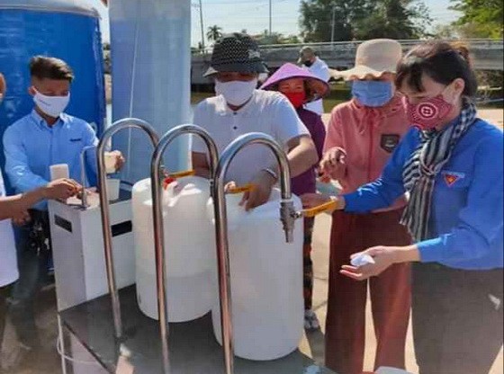 斯次該團協助前江省3個地方裝置3個濾水器。
