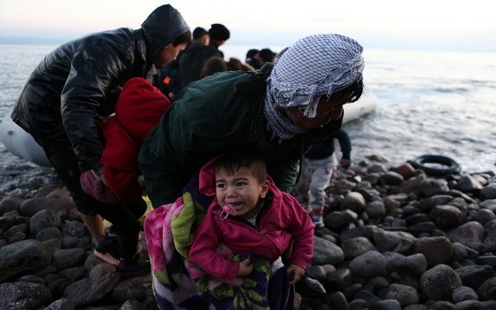 到達希臘海島上的敘利亞難民。（圖源：DPA）