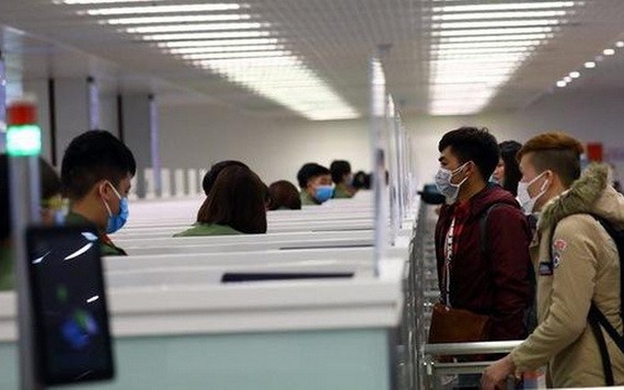 越南與外國的航空公司僅審議為持有由越南職能機關簽發入境簽證的乘客辦理航空手續。（圖源：NIA）