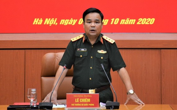 黨中央委員、國防部副部長黎詹上將主持會議並發表講話。（圖源：戰勝） 