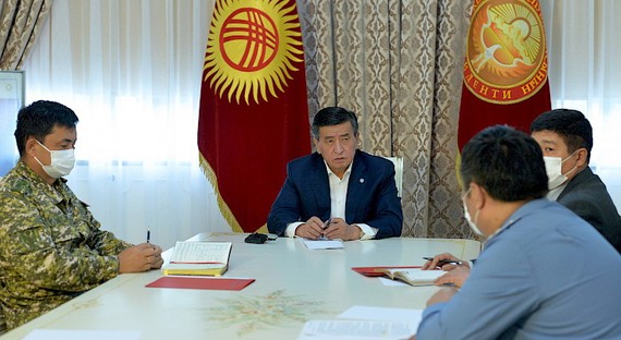 吉爾吉斯斯坦總統熱恩別科夫12日宣佈延長首都什凱克緊急狀態。（圖源：吉爾吉斯卡巴爾通訊社）