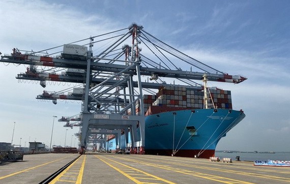 丐密-氏槐國際港(CMIT)為歷來最大一艘運載集裝箱的Margrethe Maersk超大貨輪靠泊裝卸貨物舉行迎接儀式。（圖源：國雄）