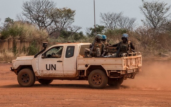 聯合國維和人員在中非共和國的班巴里鎮巡邏。（圖源：聯合國）