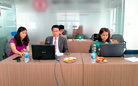 越南康洋產業園董事長徐豐培與其他企業參加廣交會線上交流推介會。