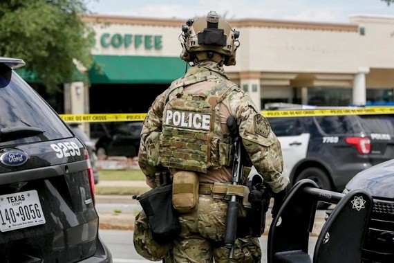 得州奧斯丁市武警封鎖槍擊現場。（圖源：Getty Images）