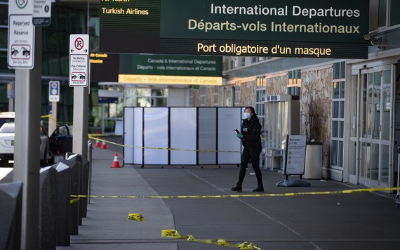 加拿大溫哥華機場槍擊事件一人死亡，警方封鎖現場調查。（圖源：AP）