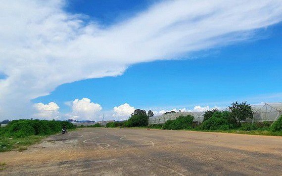 圖為甘璃機場的一條舊跑道。（圖源：段堅）