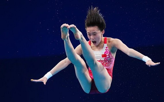 14 歲全紅蟬跳水女子10 米台摘金