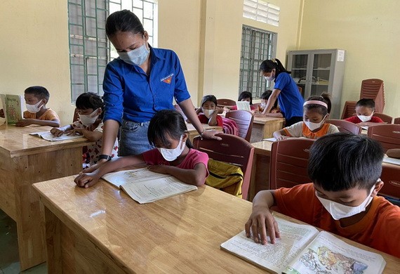 在特別暑期裡，廣治省的溫情班輔助不少家境困難的孩子。