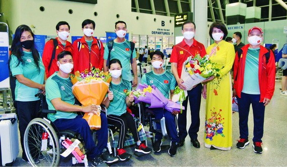 越南體育代表團抵達東京。（圖源：互聯網）