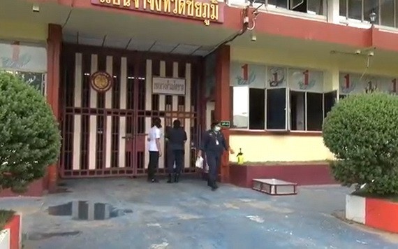 泰國洛坤府公共衛生辦公室17日表示，該府一所監獄2500餘名服刑人員中有1195人確診感染新冠病毒。（圖源：泰國媒體）