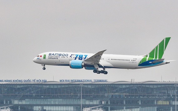 越竹航空的一架787夢想客機正在起飛。（圖源：D. Ngọc）