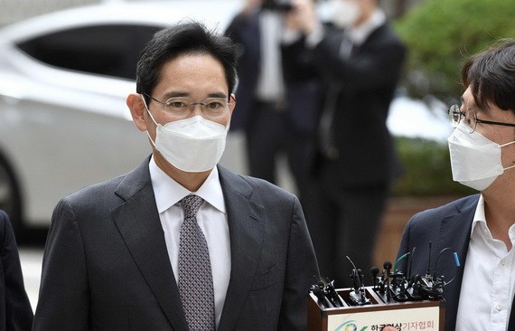 韓國三星電子副會長李在鎔因違反毒品類管理法一案，26日法院判有罪。（圖源：AFP）