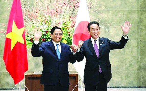 日本首相岸田文雄熱烈歡迎越南政府總理范明政。