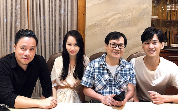 左起：導演維克多‧武、竹英、作家阮日映、陳義。