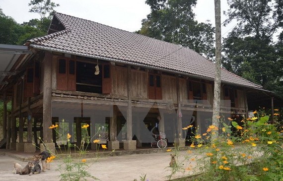 清化省芒族人高腳屋的建築特色。