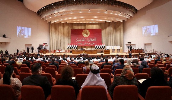 圖為 2022年1月9日在巴格達出席議會就職會議的伊拉克議員。（圖：AFP）