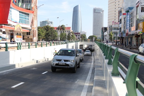 Hầm chui nút giao thông phía Tây cầu Sông Hàn chính thức đưa vào hoạt động sáng nay