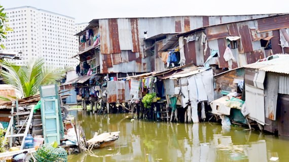 Canal houses in Binh Thanh province. Canal house removal is one of content of the city’s breakthrough program on urban planning and development (Photo: SGGP)