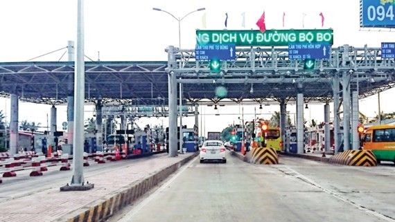 Public protests has been raised against the wrong position of Cai Lay BOT toll station