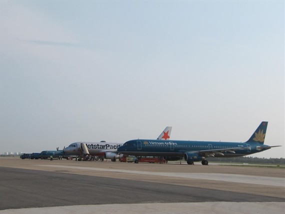 Air planes of the National Vietnam Airlines land at Da Nang International Airport, Da Nang City. (Photo: VNS)