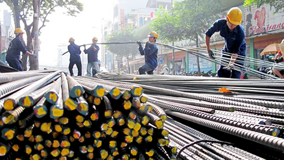 Vietnam exports 300,000 tons of steel billet in 2017 (Photo: SGGP)