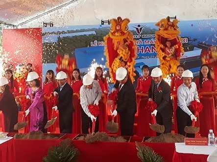 The ground breaking ceremony of Kim Thanh fresh coconut processing plant (Photo: SGGP)