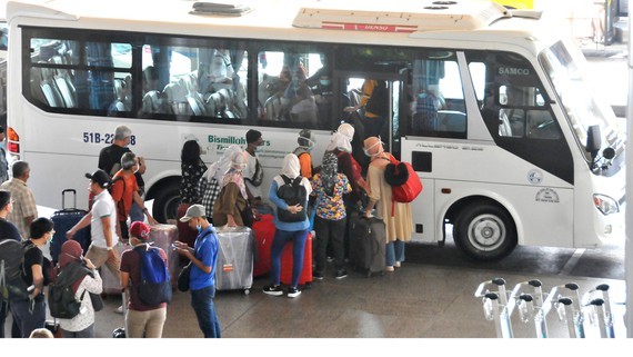 Passenger tour bus at Tan Son Nhat International Airport