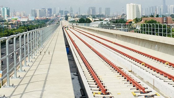On the construction site of the first metro line Ben Thanh-Suoi Tien (Photo: SGGP)