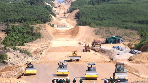Cam Lo - La Son expressway project (passing Quang Tri and Thua Thien-Hue provinces)