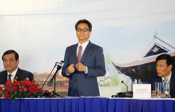 Deputy Prime Minister Vu Duc Dam asks for doubling efforts to attract more visitors. (Photo: VNA)