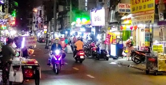 A nightly cuisine area on Nguyen Thuong Hien street (Photo: SGGP)