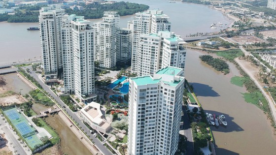 Diamond Island complex in District 2 whose investor has not granted red books to all inhabitants (Photo: SGGP)