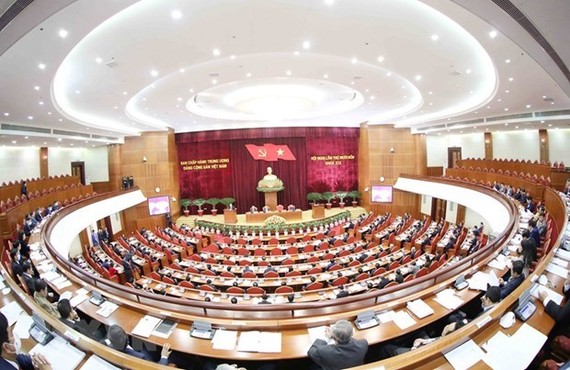 The Party Central Committee spent the second day of its 14th session debating several draft reports to be submitted to the upcoming 13th National Party Congress. (Photo: VNA)