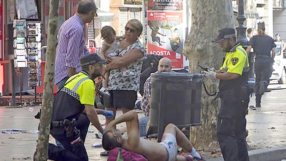 Nạn nhân vụ tấn công lao xe khủng bố ở Barcelona hôm 18-8