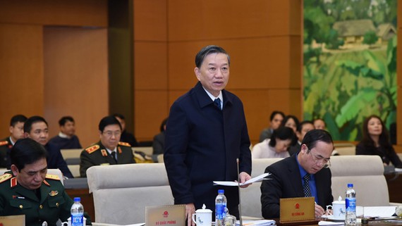 Bộ trưởng  Bộ Công an Tô Lâm phát biểu tại phiên họp