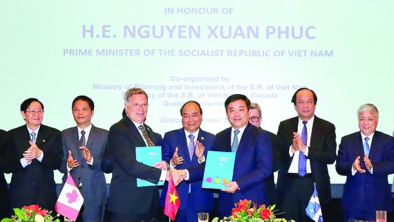 Thủ tướng Nguyễn Xuân Phúc chứng kiến trao bản ghi nhớ hợp tác giữa doanh nghiệp 2 nước