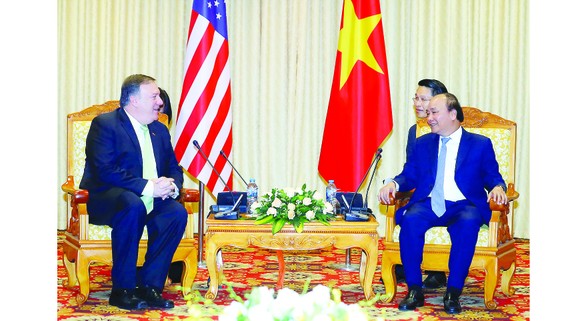 Thủ tướng  Nguyễn Xuân Phúc tiếp Bộ trưởng Ngoại giao Hoa Kỳ Michael Pompeo  thăm chính thức Việt Nam