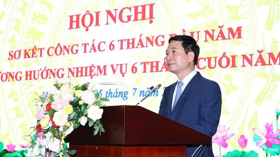 Bộ trưởng Bộ TT-TT Nguyễn Mạnh Hùng 