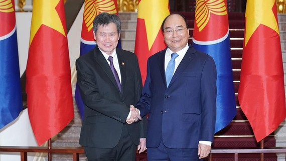 Thủ tướng Nguyễn Xuân Phúc đã tiếp Tổng Thư ký ASEAN Lim Jock Hoi