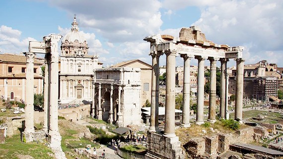 Di tích ngân hàng - đền thờ ở Rome, Italy