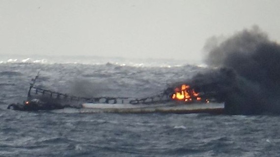 Vụ cháy tàu ở vùng biển ngoài khơi của Hàn Quốc.