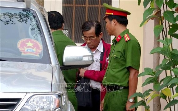 Ông Đỗ Ngọc Điệp tại cơ quan cảnh sát điều tra Công an tỉnh Bình Thuận vào chiều ngày 16-12