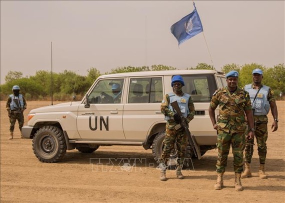 Các binh sĩ Phái bộ gìn giữ hòa bình của LHQ tại Nam Sudan tuần tra tại Leer, Nam Sudan. Ảnh tư liệu: AFP/TTXVN