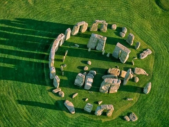Quần thể Stonehenge là một loại lịch Mặt trời - Ảnh 1.