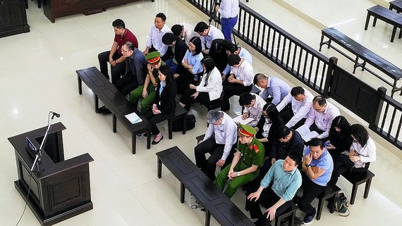 Bị cáo Hà Văn Thắm cùng các đồng phạm trong phiên tòa phúc thẩm xét xử "đại án" tại OceanBank