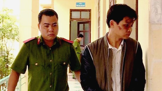 Đối tượng Trần Văn Phương đã bị Công an huyên Văn Giang tạm giữ để điều tra về hành vi dâm ô trẻ em và trộm cắp tài sản